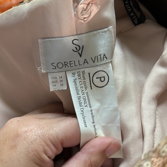 Bridesmaid/ Prom dress - Picture 3 of 3